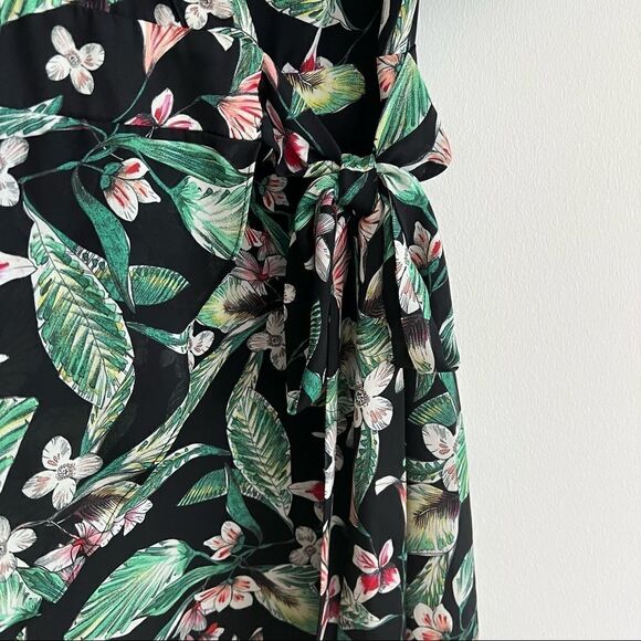 Adelyn Rae Botanical Palm Leaf Floral Open Back Wrap Dress Size Small - Picture 7 of 13